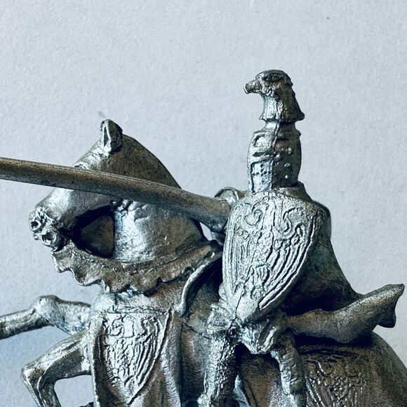 Perth Pewter Knight Mounted w/Lance, Sword #AC39 signed Ray Lamb 1985 Vintage - Picture 3 of 14